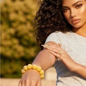 $7 sale Elegant Sparkling yellow Bracelet